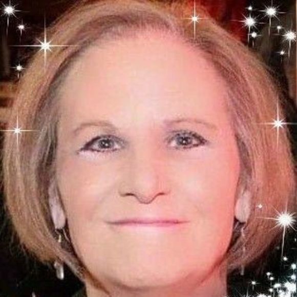 Meet your Posher, Vicki - Picture 1 of 1